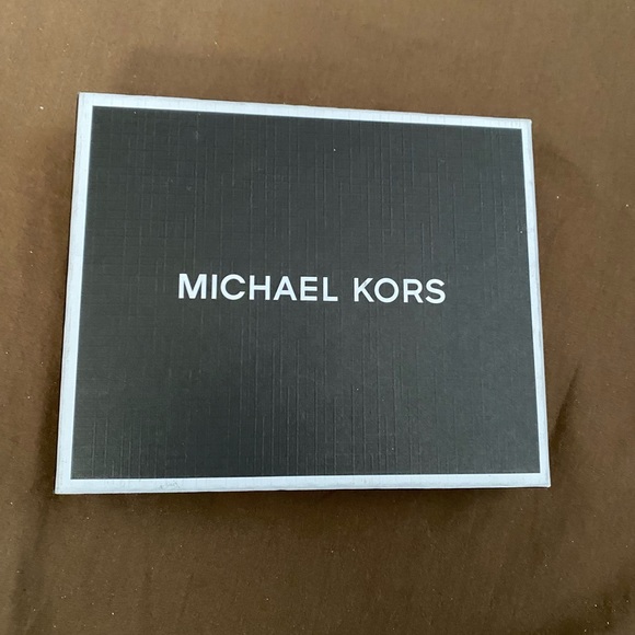 Michael Kors wallet - Picture 2 of 5